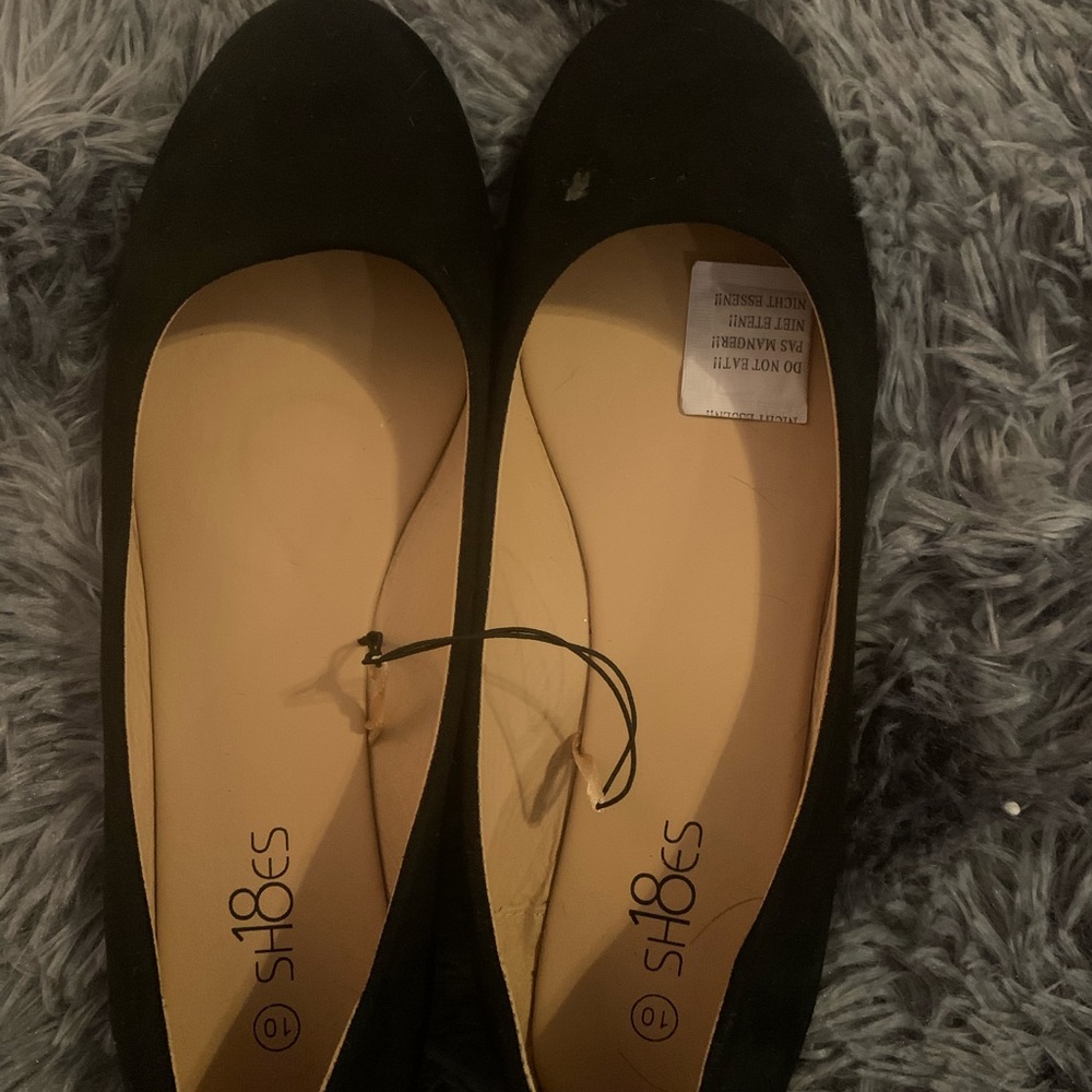 Women’s flats